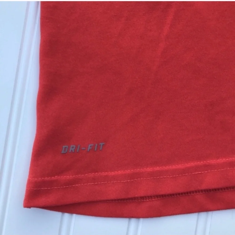•Nike• Dri-fit tee {B2}